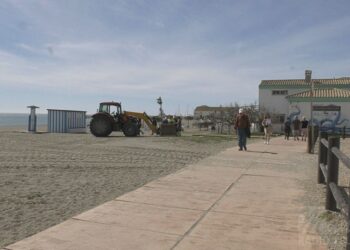 En Manilva trabajan en el acondicionamiento del litoral