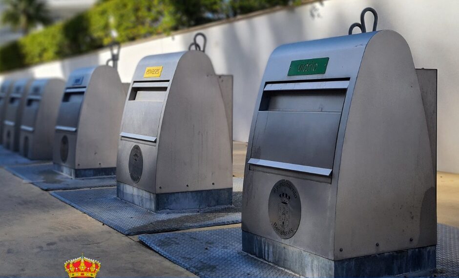 Nuevo soterramiento de islas ecológicas en Benahavís