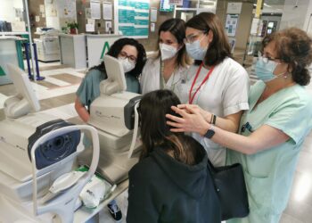 Oftalmología del Hospital Costa del Sol realiza una campaña sobre la importancia del glaucoma