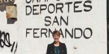 El PSOE de Estepona promete remodelar las instalaciones del campo de fútbol San Fernando