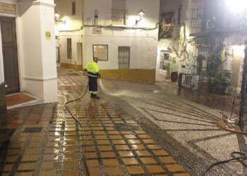 El Ayuntamiento de Marbella pone en marcha un dispositivo especial de limpieza para Semana Santa