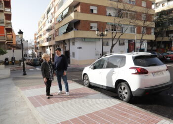 Finalizan los trabajos de remodelación del acerado de la calle Rodrigo de Triana