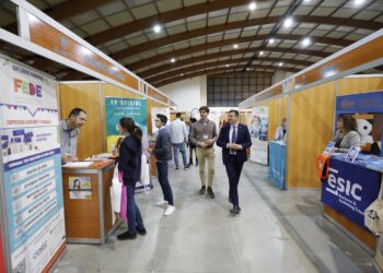 Más de 130 empresas e instituciones ofertan programa en la segunda jornada de la Feria de Empleo