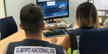 Detenida por amenaza de bomba en un centro comercial de Málaga a través de una red social