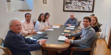 Renovado el convenio del Ayuntamiento de Casares con la empresa Votorantim Cimentos que explota la Cantera de la Utrera