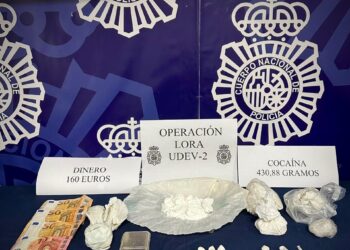 Dos detenidos al desarticular un punto de venta de drogas en Mijas