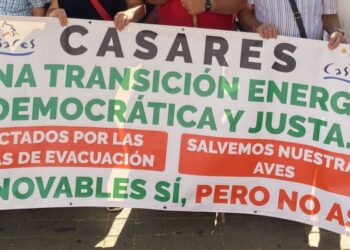 Casares aprueba la ordenación de plantas fotovoltaicas y eólicas en el municipio