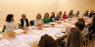 En Marbella se ha mantenido una reunión de coordinación con asociaciones que participarán en la nueva edición de la Feria Social