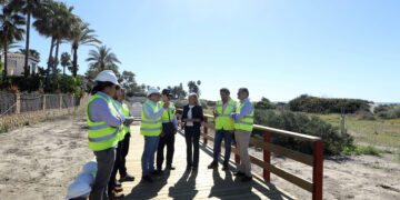 Avanza la conexión del litoral y la mejora de la red de saneamiento en el entorno de Bahía de Marbella