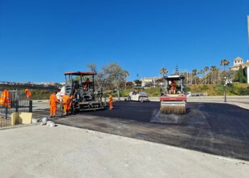 Alsfaltado de la zona de aparcamientos junto al yacimiento del Castillo
