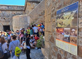 Primera visita oficial al Yacimiento Romano del Entorno del Castillo