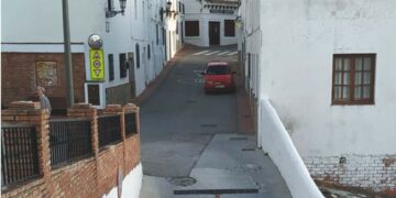 Entrada alternativa por camino de Gaucin al aparcamiento de calle Camachas en Casares
