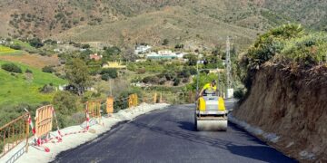En Estepona se restablece el tráfico en los caminos rurales Los Polvitos y Marimacho tras finalizar los trabajos de acondicionamiento