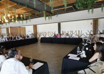 Reunión con los vecinos de Bello Horizonte el plan de reforma interior que transformará urbanísticamente la urbanización