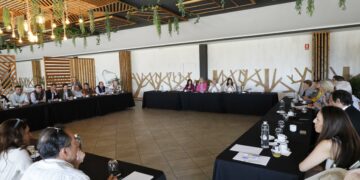 Reunión con los vecinos de Bello Horizonte el plan de reforma interior que transformará urbanísticamente la urbanización