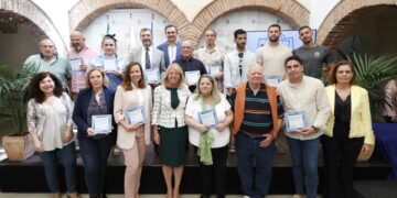 En Marbella distingue a quince comercios del Distrito Oeste y el Casco Antiguo