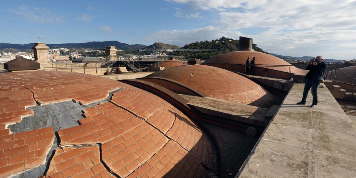 El Ayuntamiento de Málaga aprueba destinar 4,5 millones de euros a la obra del tejado de la Catedral