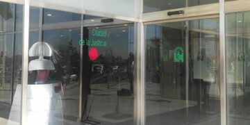 Juzgan a un hombre por apuñalar a su expareja en una pelea tras la ruptura