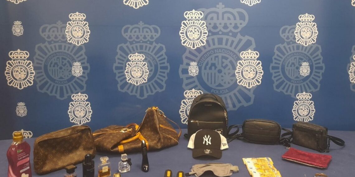 Cuatro detenidos tras caer un grupo criminal especializado en robos con fuerza en domicilios