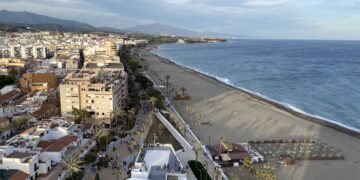 10.000 personas asisten a la inauguración del bulevar peatonal de Estepona