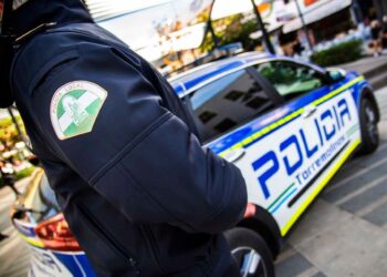 Detenido en Torremolinos por conducir sin permiso en un coche con un arma manipulada y drogas