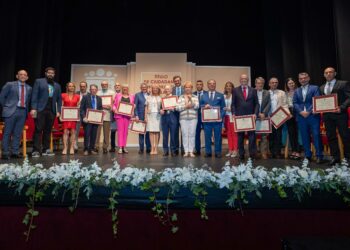 Marbella distingue como Ciudadanos Honorarios a 17 vecinos