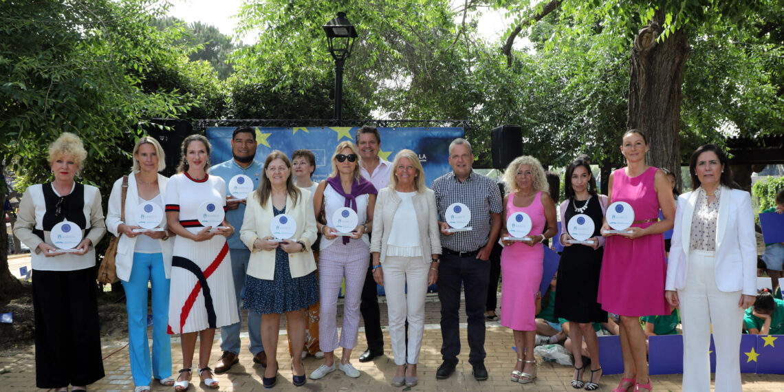 Celebración del Día de Europa con actividades para los escolares y un reconocimiento a los representantes de las asociaciones comunitarias