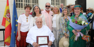 En Marbella reconocen en el Día del Trabajo al empresario Juan del Río Mapelli