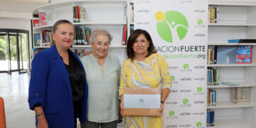 En Marbella la Biblioteca Central Fernando Alcalá amplía su colección sobre la historia del turismo de la ciudad