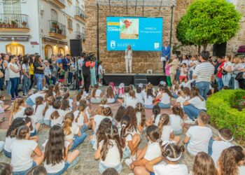 Más de una treintena de establecimientos participan en el vídeo promocional del comercio local