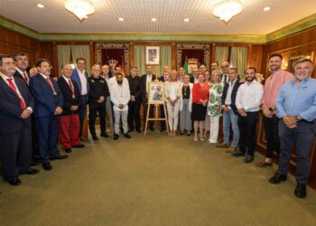 La alcaldesa acompaña a los Romeros de San Bernabé en la presentación del cartel y el pregonero