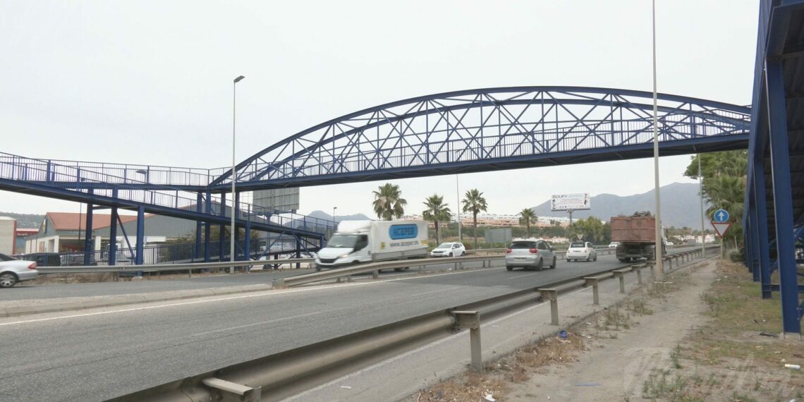 Mejoras en las pasarelas junto al Lidl de Sabinillas