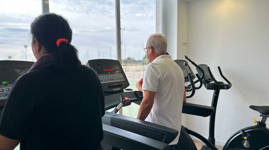 El gimnasio municipal de Casares Costa abre sus puertas