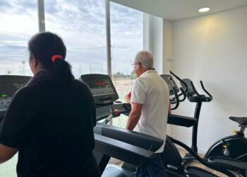 El gimnasio municipal de Casares Costa abre sus puertas