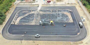 El complejo deportivo de  Secadero comienza a coger forma con el asfaltado