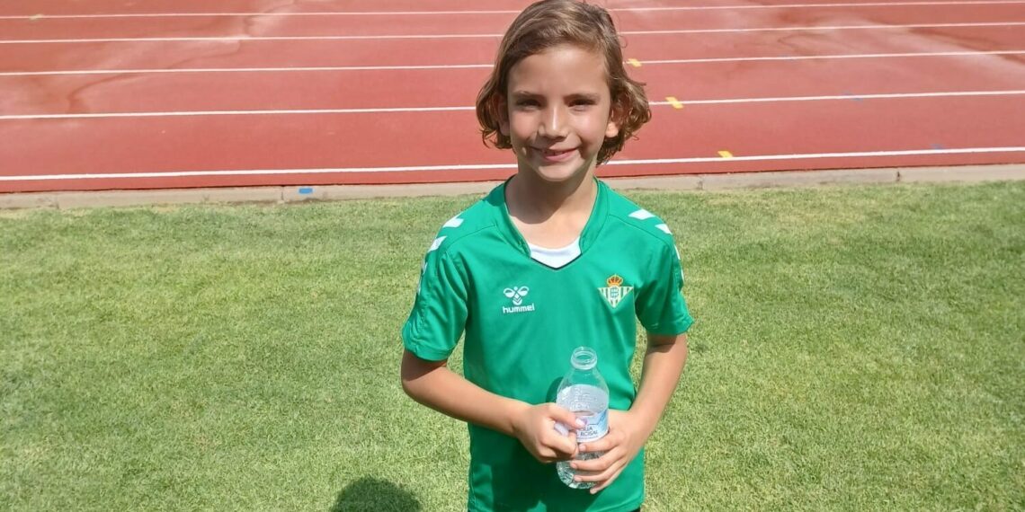 Daniel Guerrero, del Unión Manilva, ha jugado en un torneo con el Real Betis Balompié