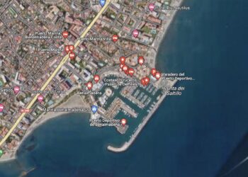 Dos afectados tras el incendio en la habitación de un hotel en Benalmádena