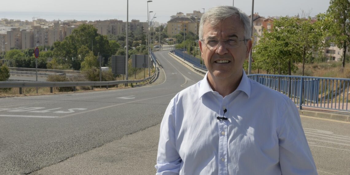 García Urbano reclama al Gobierno central que autorice obras de defensa del litoral y nuevos accesos a la autovía A7