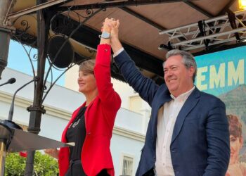 Emma Molina cierra la campaña electoral arropada por Juan Espadas