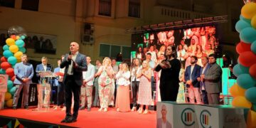 Más de 600 personas acudieron a la presentación de candidatura de Compromiso Manilva