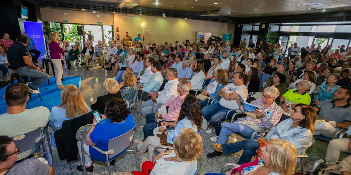 Ángeles Muñoz mantuvo un encuentro con los agentes electorales del PP que participarán el 28M