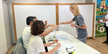 El avance de participación registra una fuerte subida en Casares y moderada en Manilva, Estepona, Marbella y Benahavís