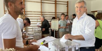 García Urbano reedita mayoría absoluta perdiendo cuatro concejales y 2.383 votos