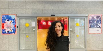 La artista Houda Bakkali expone su ‘Arte Digital, Cultura Digital’ en el aeropuerto de Málaga-Costa del Sol