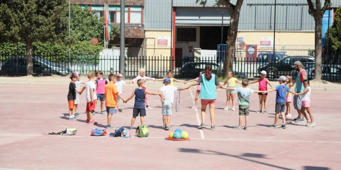 Andalucía permite que los alumnos dejen el centro a las 12 en días de calor extremo