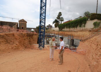 Ángeles Muñoz visita las obras de la primera residencia pública para este colectivo en Marbella