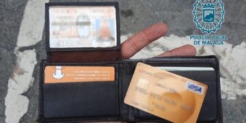 Detenida una pareja especializada en hurtos tras ser sorprendidos cuando robaban a turistas en Málaga