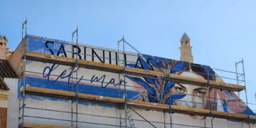 Nuevo mural en Manilva de la artista María José Gil llamado «Mediterránea»
