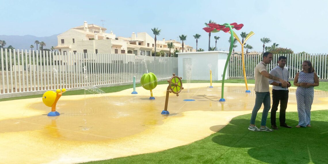 Abierto al público el Parque de Agua de Casares Costa