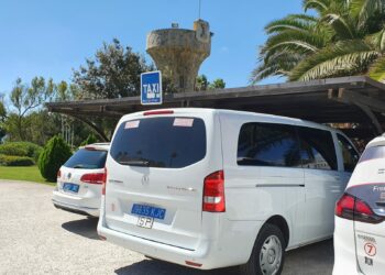 La próxima semana comienza la construcción de la nueva parada de taxi de Casares Costa